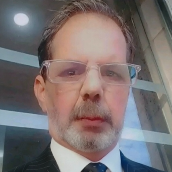 Hocine B